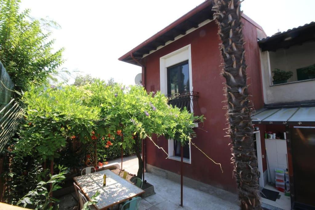 הוילה קומו Cozy Modern Apt W Free Parking Bbq & Fully Equipped מראה חיצוני תמונה